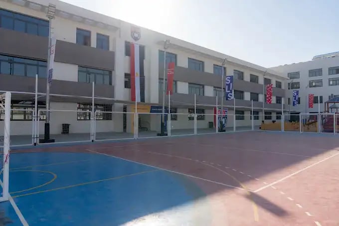 مدرسة سكولرز الدولية للغات